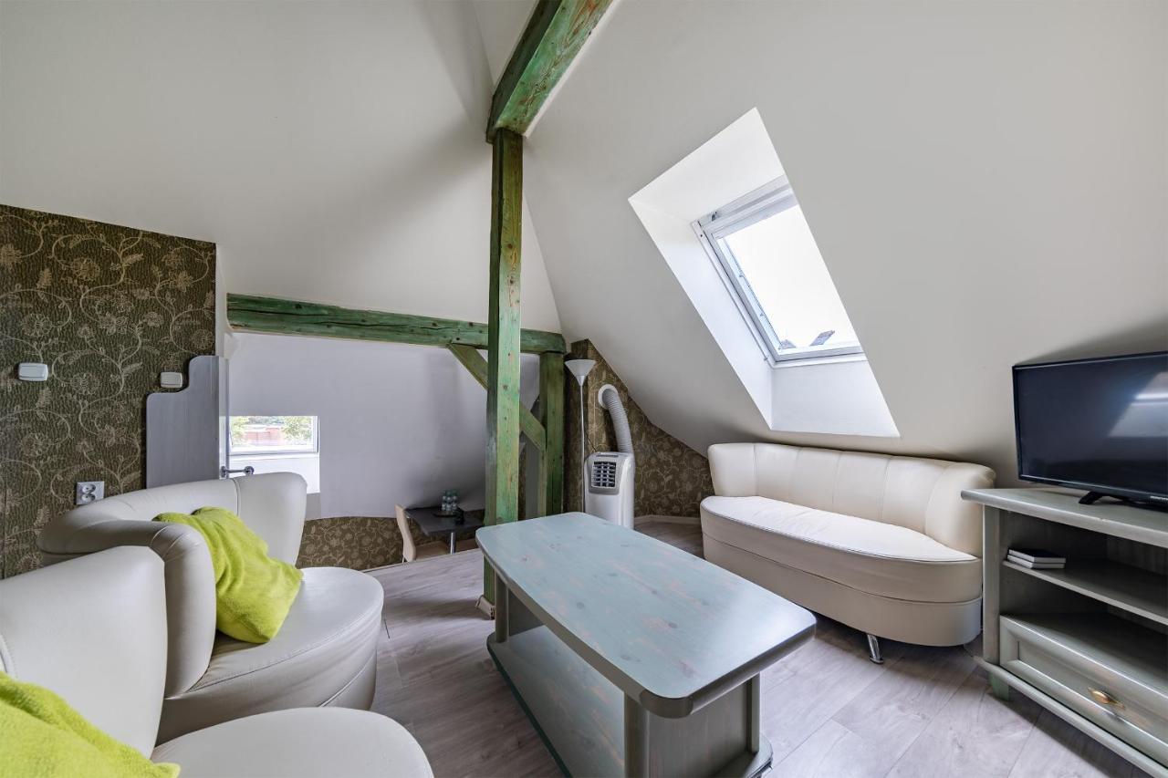 Hotel Pod Zamkiem Ольштин Екстер'єр фото