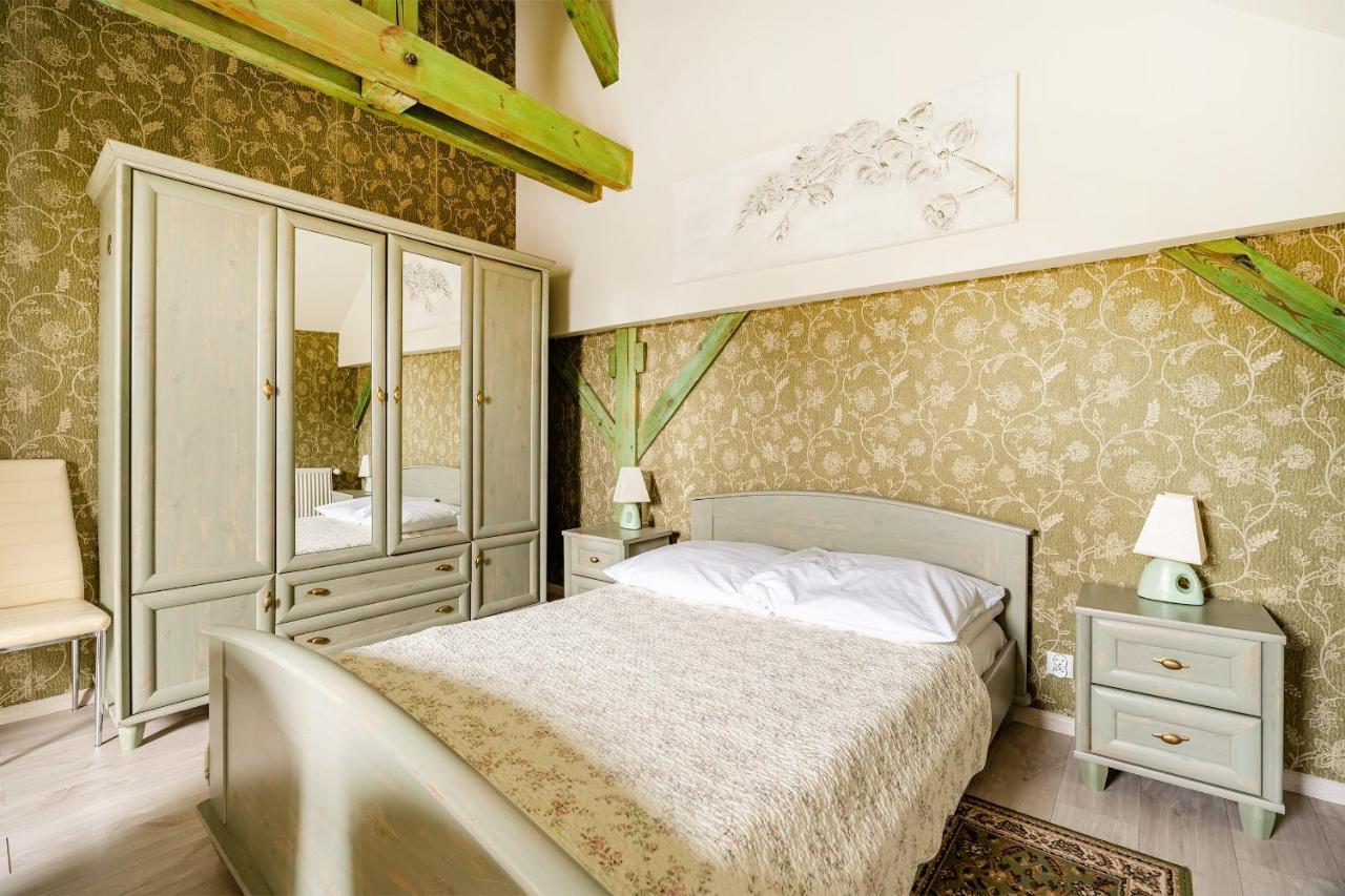 Hotel Pod Zamkiem Ольштин Екстер'єр фото